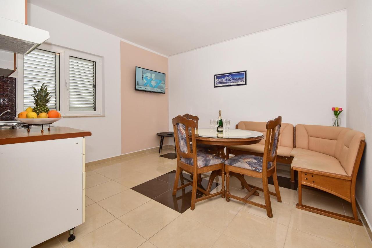 Apartments Makarska Gudelj Cvitan Esterno foto